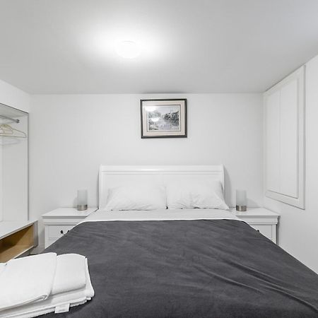 Beautiful Renovated Home 3 Mins Drive To Fall Niagara Falls Extérieur photo