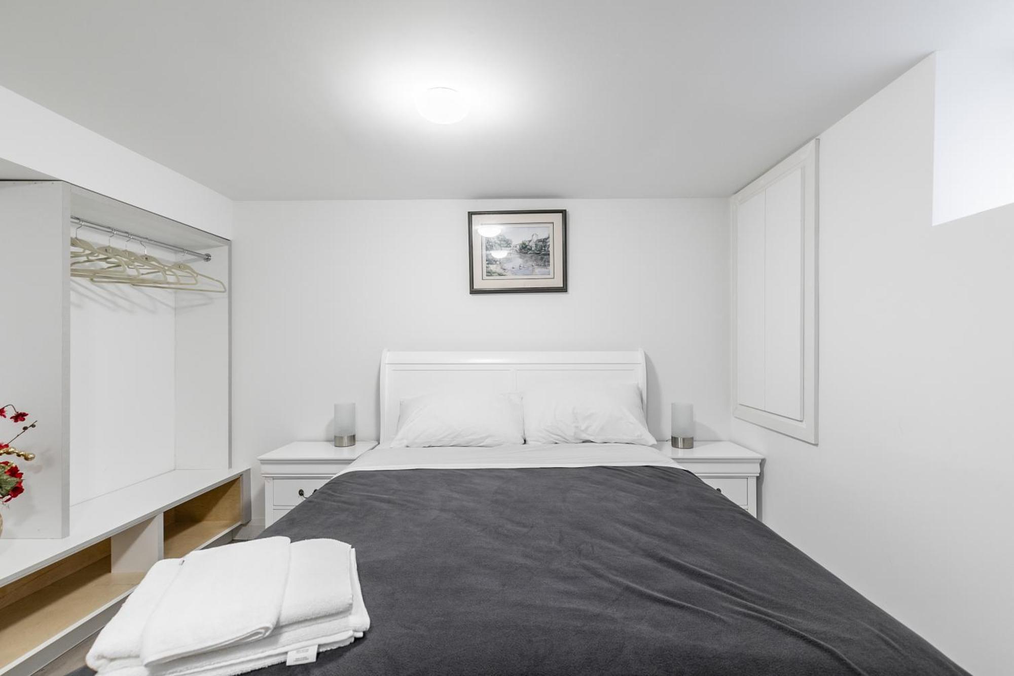 Beautiful Renovated Home 3 Mins Drive To Fall Niagara Falls Extérieur photo