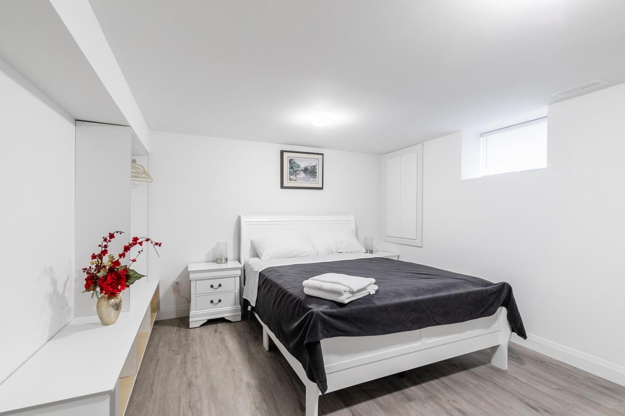 Beautiful Renovated Home 3 Mins Drive To Fall Niagara Falls Extérieur photo