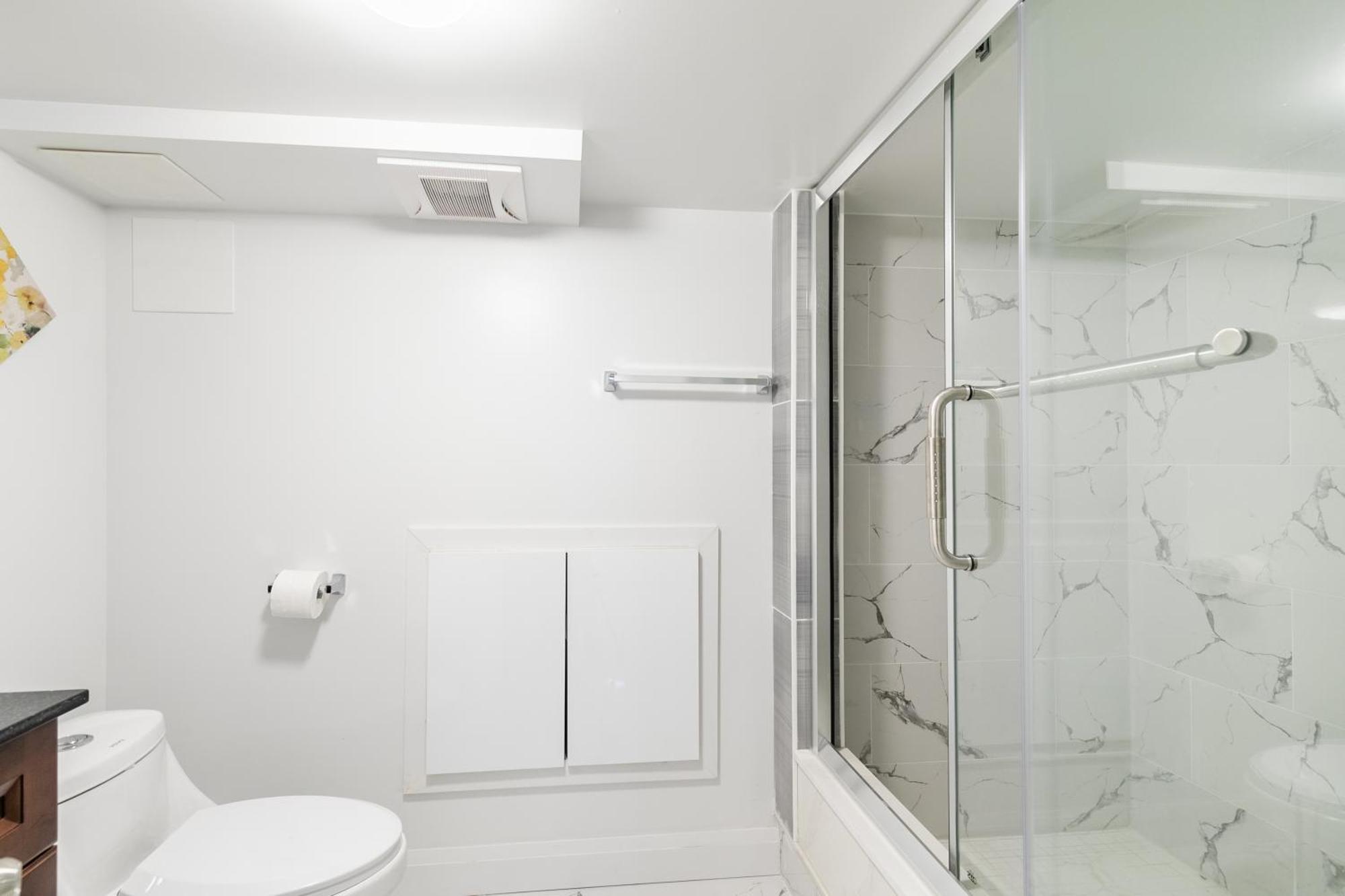 Beautiful Renovated Home 3 Mins Drive To Fall Niagara Falls Extérieur photo