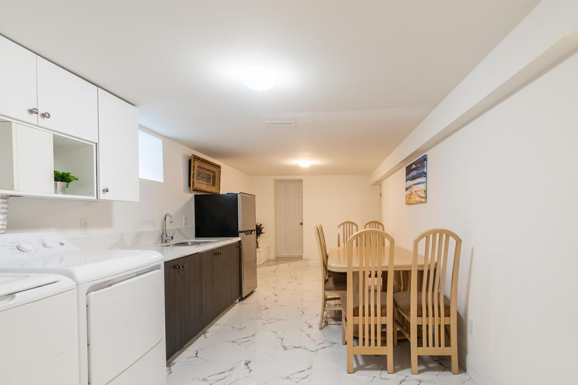 Beautiful Renovated Home 3 Mins Drive To Fall Niagara Falls Extérieur photo