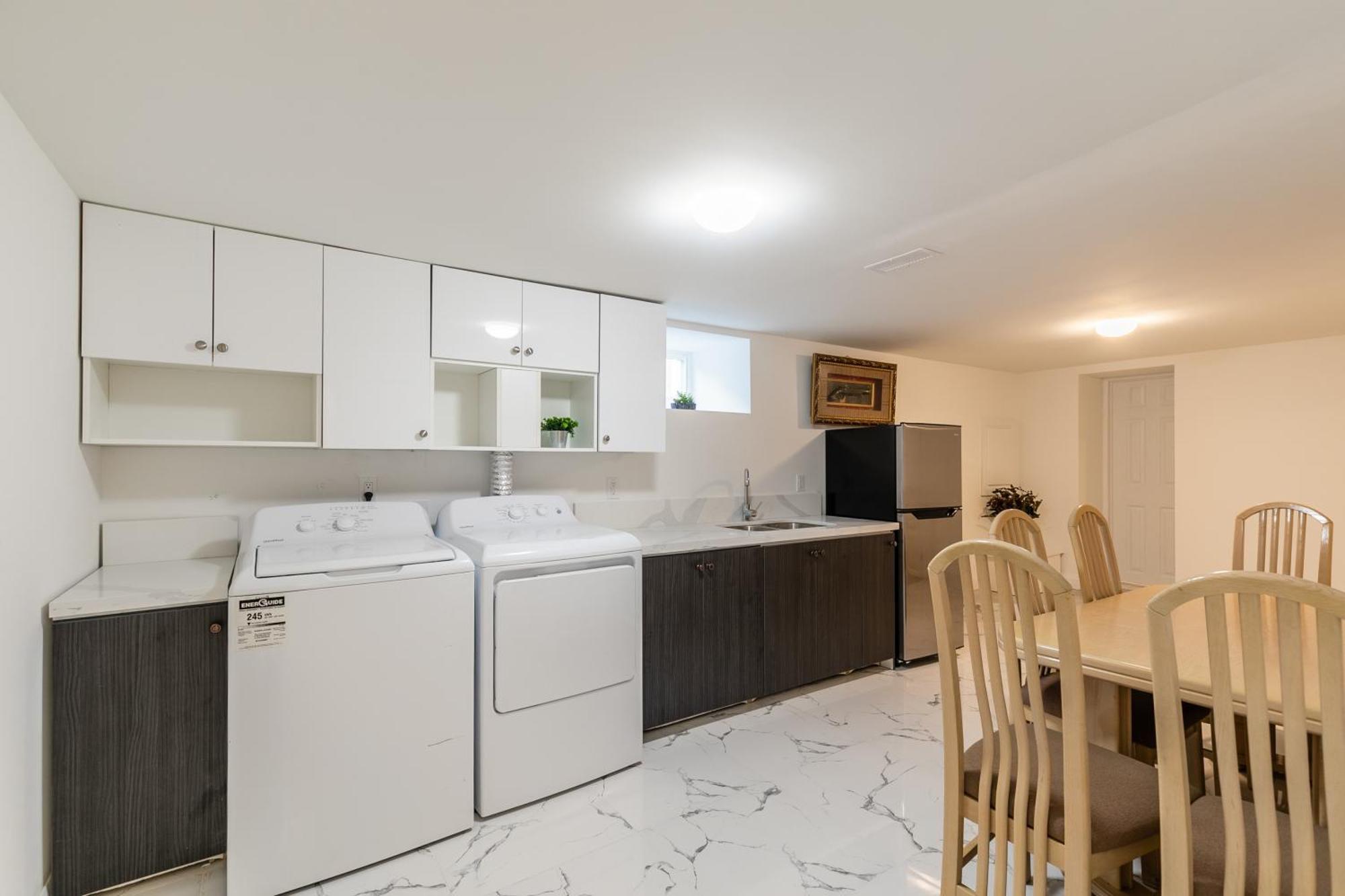 Beautiful Renovated Home 3 Mins Drive To Fall Niagara Falls Extérieur photo