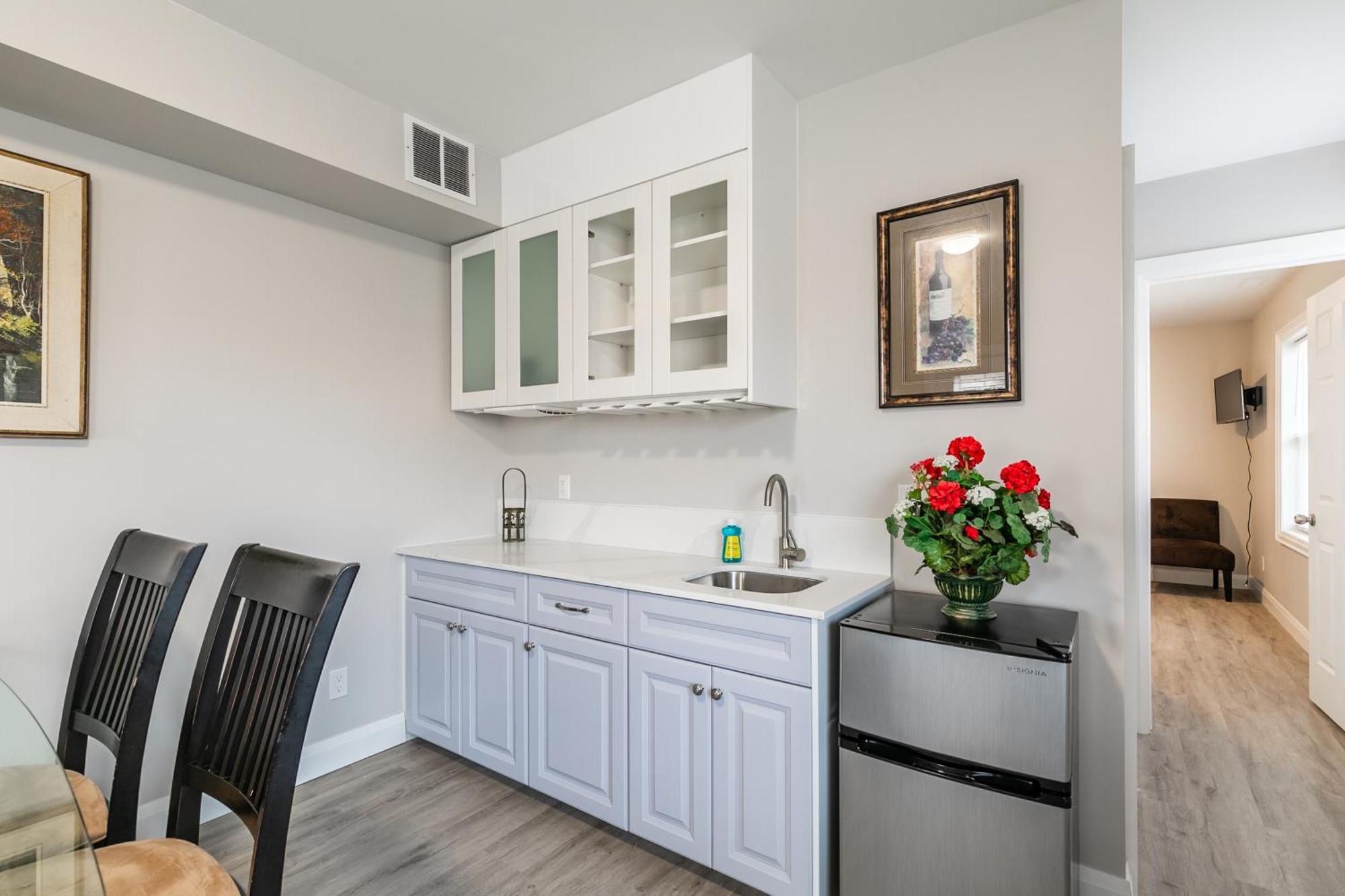 Beautiful Renovated Home 3 Mins Drive To Fall Niagara Falls Extérieur photo