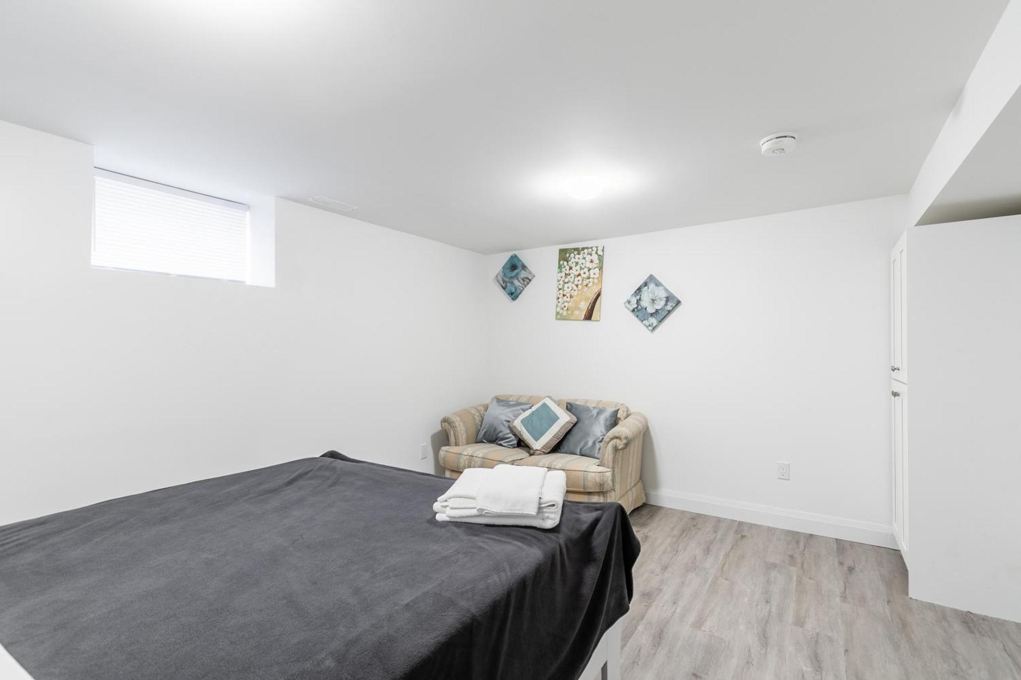 Beautiful Renovated Home 3 Mins Drive To Fall Niagara Falls Extérieur photo