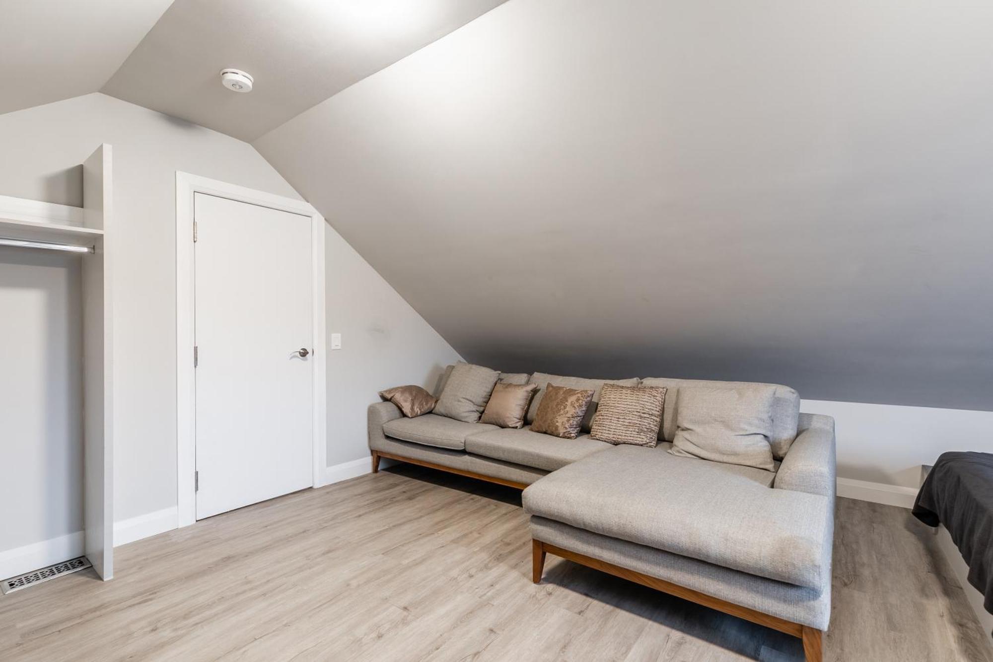 Beautiful Renovated Home 3 Mins Drive To Fall Niagara Falls Extérieur photo
