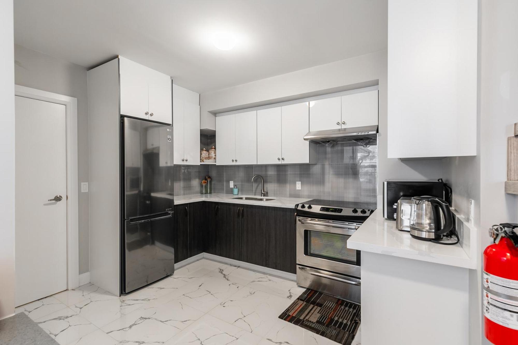 Beautiful Renovated Home 3 Mins Drive To Fall Niagara Falls Extérieur photo