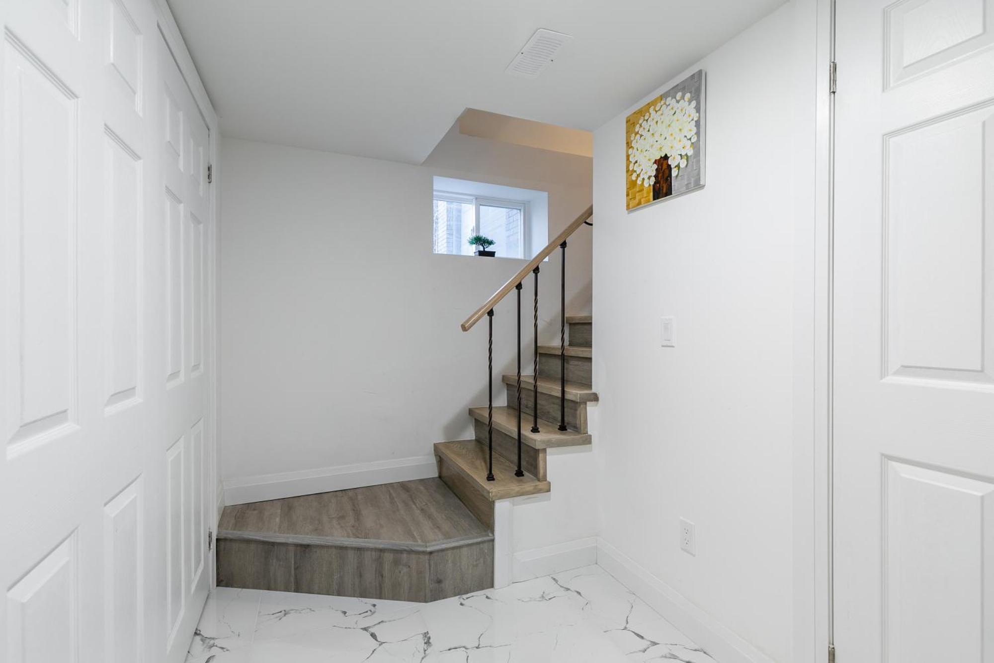 Beautiful Renovated Home 3 Mins Drive To Fall Niagara Falls Extérieur photo