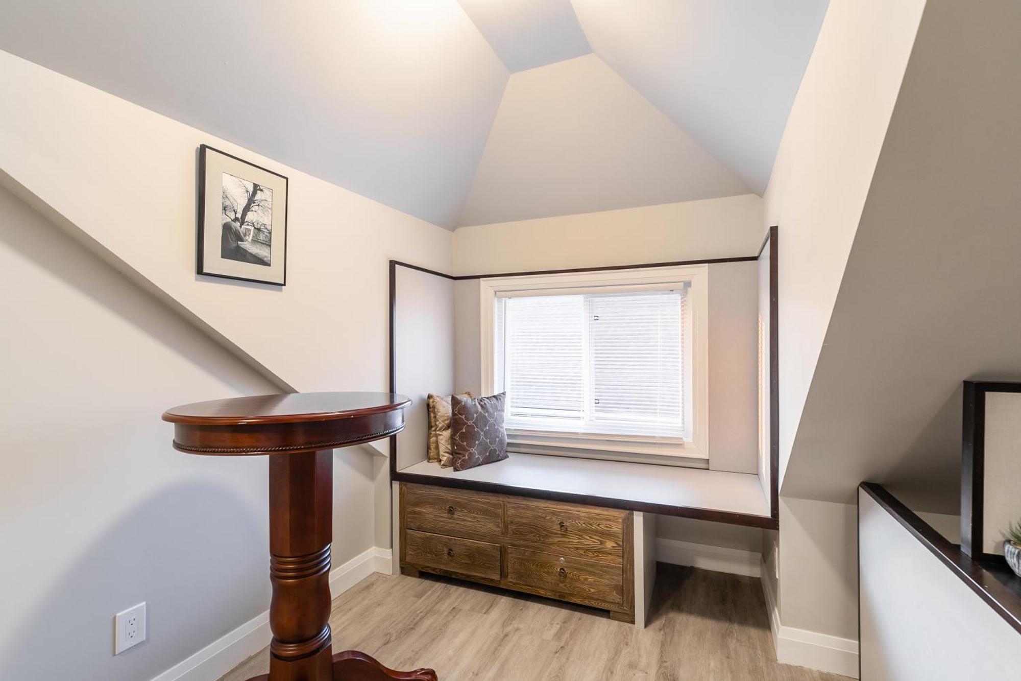 Beautiful Renovated Home 3 Mins Drive To Fall Niagara Falls Extérieur photo