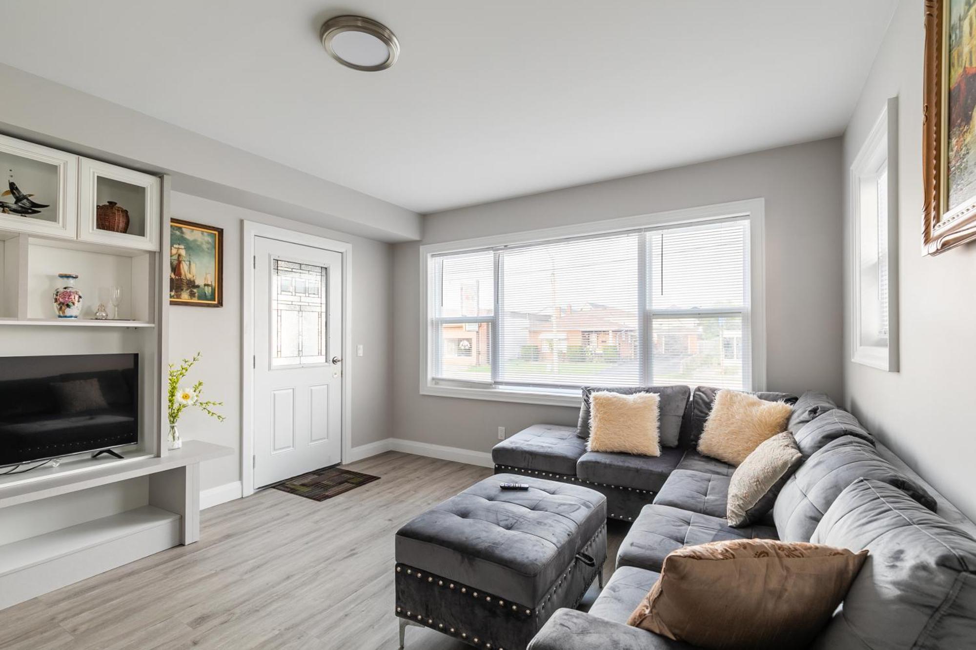 Beautiful Renovated Home 3 Mins Drive To Fall Niagara Falls Extérieur photo
